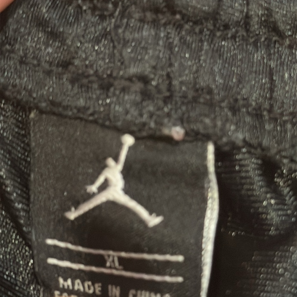 Jordan Black Basketball Shorts in Boys Size X Large - Picture 2 of 3